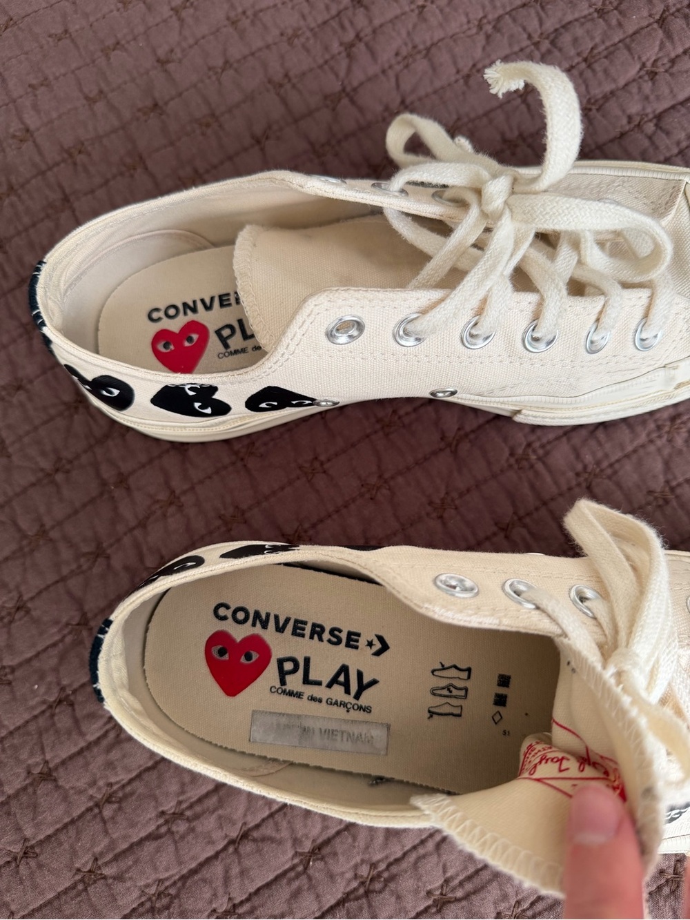 Converse Play by Comme des Garçons Low-Top Sneakers with Black Heart Motif - Picture 3 of 6